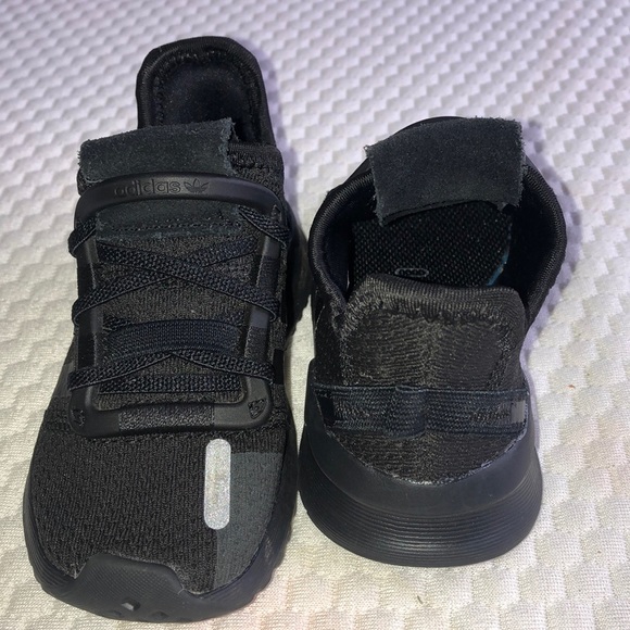 Toddler adidas - Picture 3 of 5